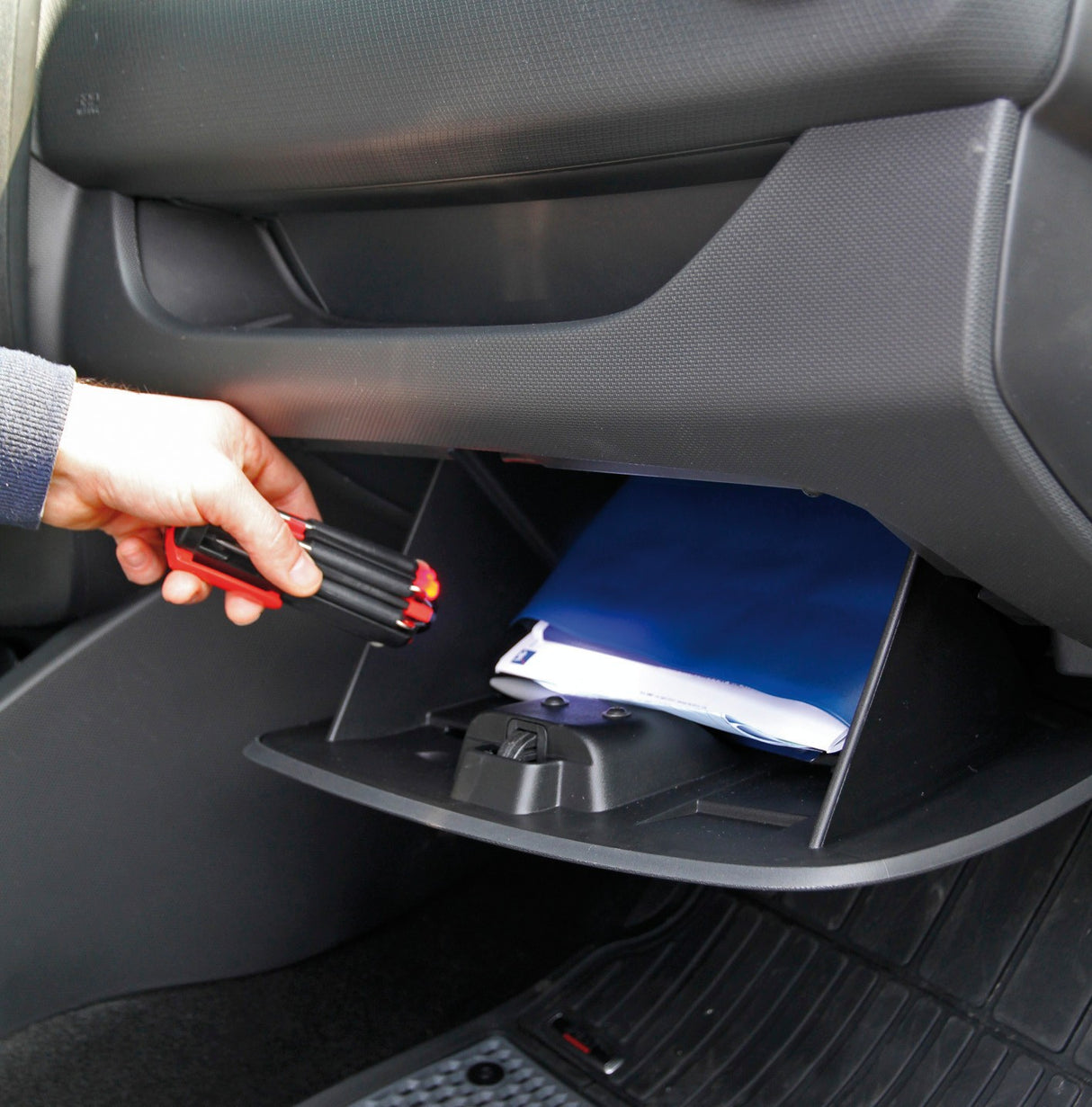 Multi-Use 8 in 1, set giraviti con torcia a Led