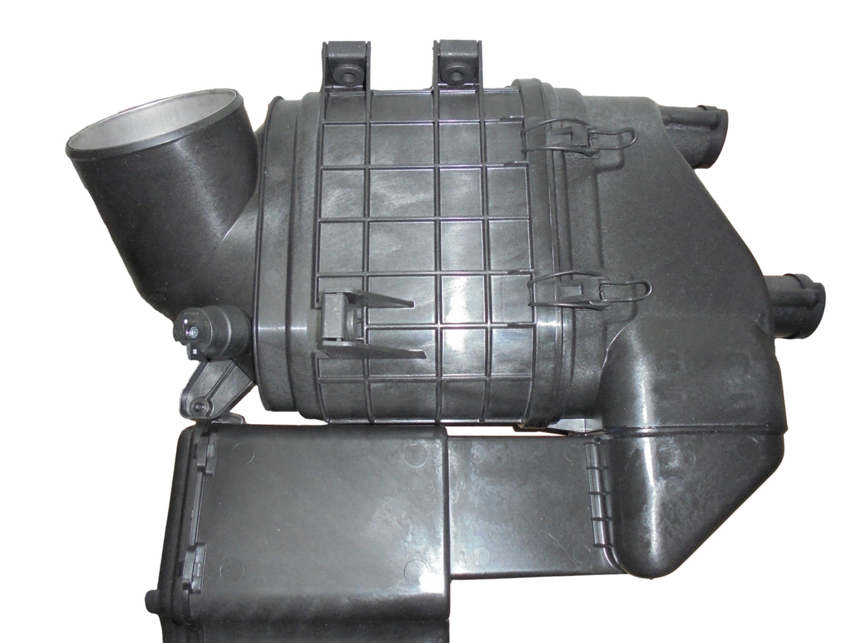 Engine air filter holder with Eurocargo filter