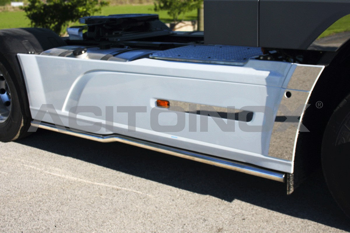 Tubo carena 60 lato destro daf xf 106 euro 6