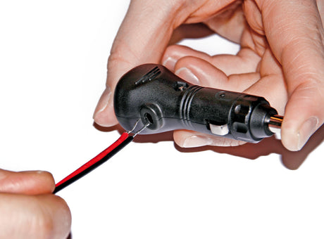 Spinotto per presa accendisigari con ingresso cavo laterale, 12/24V