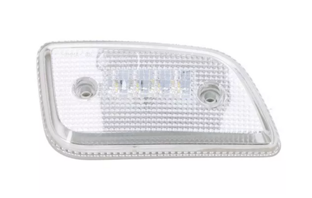 Luce ingombro cabina LED destra per Mercedes-Benz Actros MP4 e Arocs, vista frontale con lente trasparente