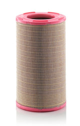 Filtro aria motore Mann Filter C301500 cilindrico, con estremità rosa e superficie filtrante protetta da rete